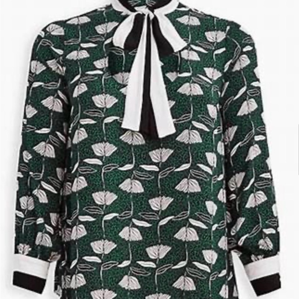 Torrid x Sylvia Mollie Green and White Floral Blouse EUC sz1